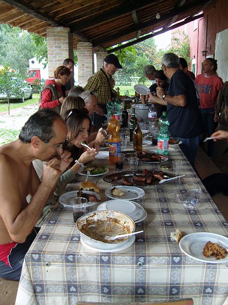 tavolata Sermoneta.jpg